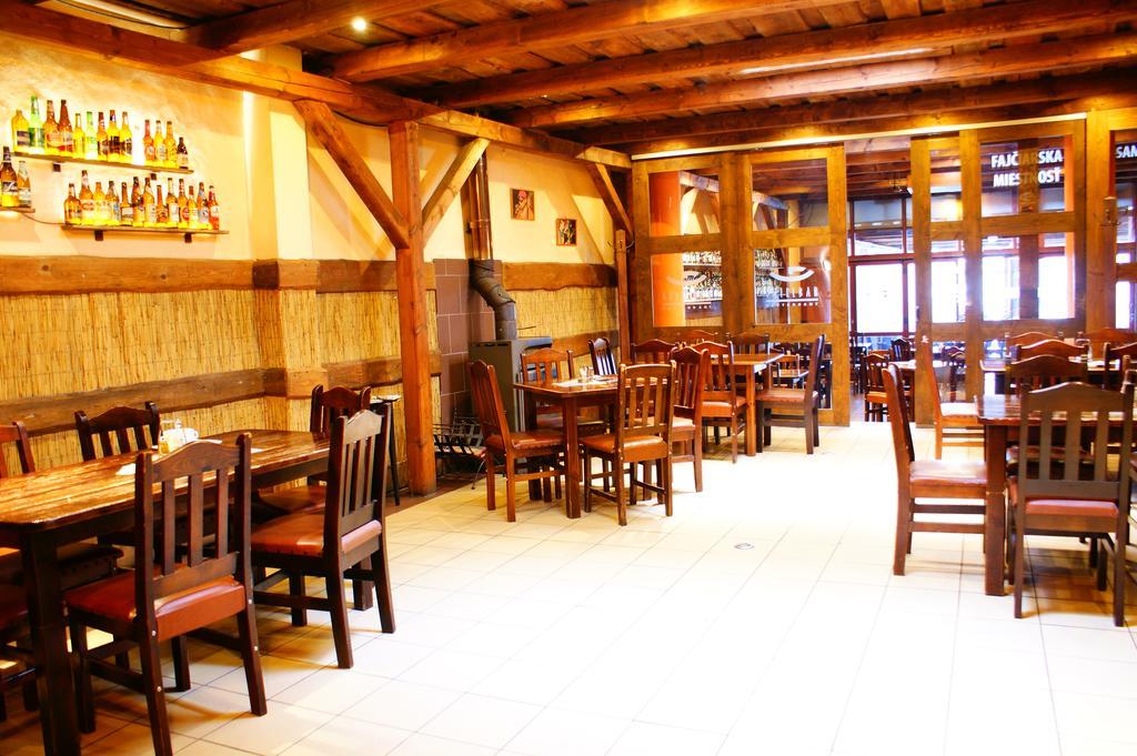 Grillbar Penzion&Restaurant Spišská Nová Ves Exterior foto