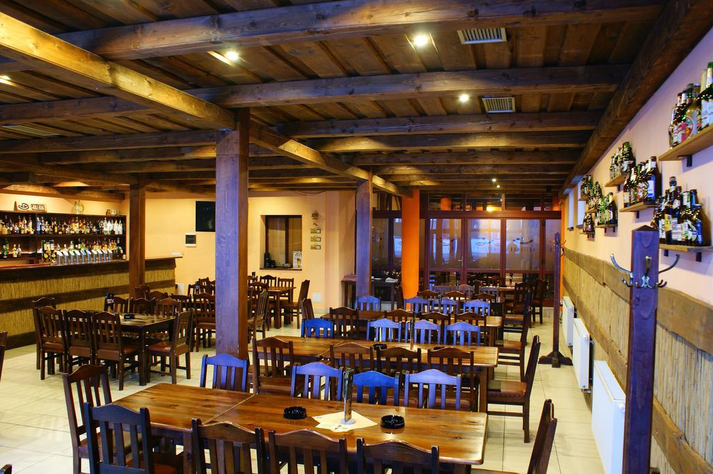 Grillbar Penzion&Restaurant Spišská Nová Ves Exterior foto